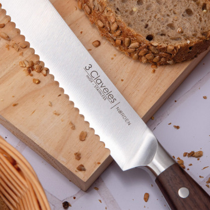 3Claveles_Cuchillo_Pan_Norden 2