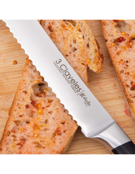 3Claveles_Cuchillo_Panero_Toledo