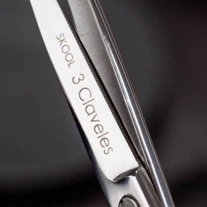 Micro Hairdressing Scissors | 3 Claveles 2